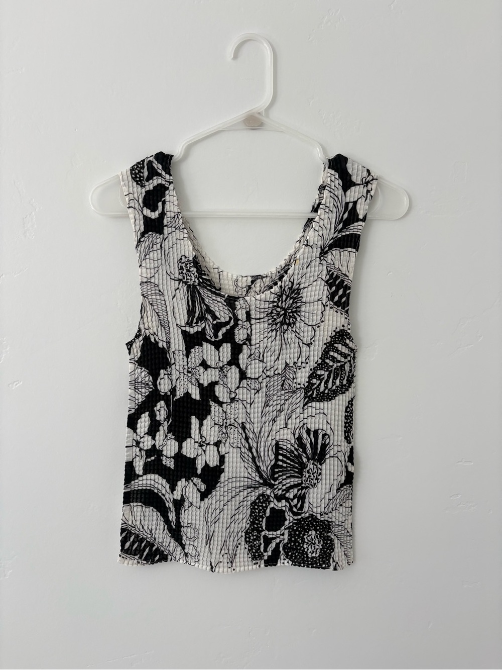 Black & White Floral Tank Top - Women's Sleeveless Top